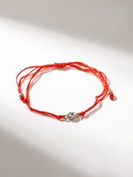 Браслет-оберег «Красная нить» рука счастья Хамса с кристаллом, белый в серебре, d=5.5 см