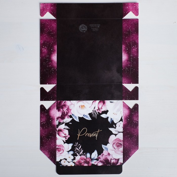 Коробка складная «Present», 14 × 14 × 3.5 см