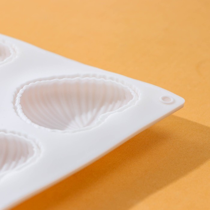 Форма для выпечки и муссовых десертов KONFINETTA «Вязаное сердце», 29,5×17×2 см, 8 ячеек, 5,5×6,5×1,5 см, цвет белый