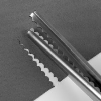 Ножницы «Волна», 9,5", 23,5 см, шаг - 7 мм, в коробке, цвет красный