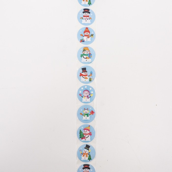 Наклейки   в рулоне "Снеговики", 500 шт,3,8 х 3,8 см