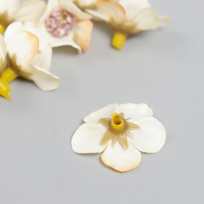 Бутон на ножке для декорирования "Лютик молочный" d=2 см Бутон на ножке для декорирования "Лютик молочный" d=2 см