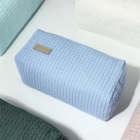 Косметичка женская на молнии TEXTURA, объёмная, большая, мягкая, голубая