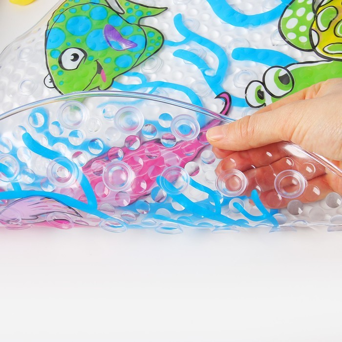 Коврик противоскользящий в ванну на присосках Доляна «Морские жители», 36×68 см