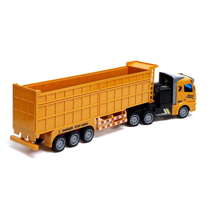 Грузовик радиоуправляемый «Перевозчик», 1:48, свет, работает от аккумулятора