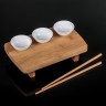 Набор сервировочный Доляна «Эстет», 5 предметов: палочки 2 шт, соусники 3 шт, на деревянной подставке