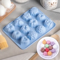 Форма для выпечки Доляна «Немецкий кекс, роза», силикон, 16×21 см, 12 ячеек (d=4.2 см), голубая