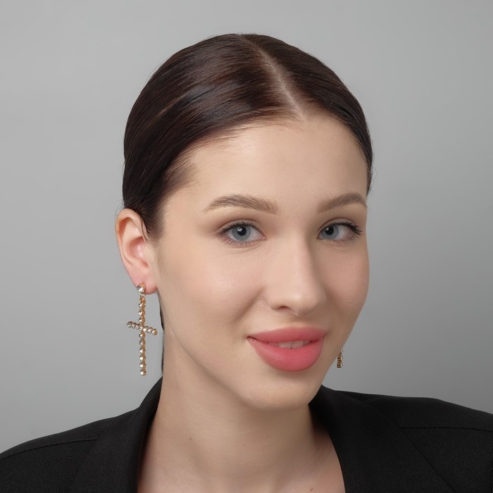 Серьги со стразами «Крестики» с делениями крупные, белые в золоте