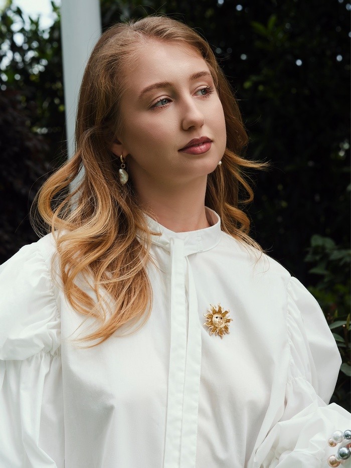 Брошь «Солнце», цвет чёрно-золотой в матовом золоте