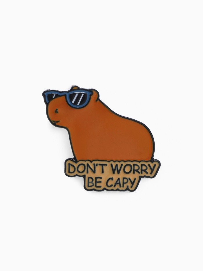 Значок «Капибара не волнуйся», оранжевый в чёрном металле