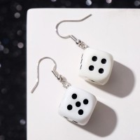 Серьги пластик «Кости» игральные кубики, цвет чёрно-белый