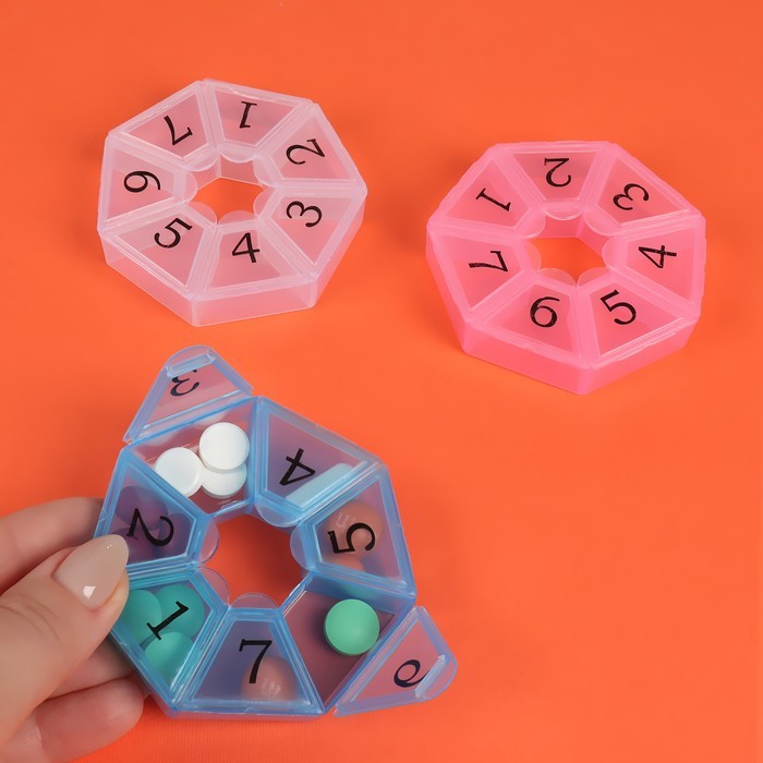 Таблетница «Цифры», 7.5×7.5×1.7 см, 7 секций, МИКС