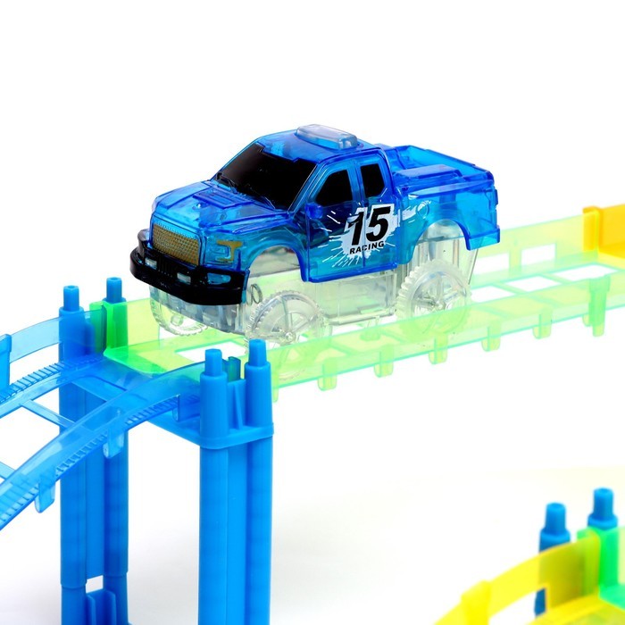Автотрек Flash Track, с 2 машинками, 1006 см, работает от батареек Автотрек Flash Track, с 2 машинками, 1006 см, работает от батареек