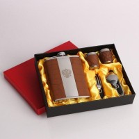 Подарочный набор «Рептилия»: фляжка 240 мл, 2 ножика, 2 стопки