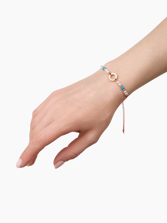 Браслет-оберег «Красная нить» женский, защита, кольцо мини, голубо-белый в золоте, d=6