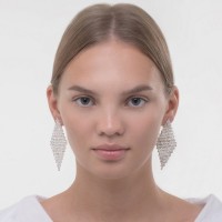 Клипсы для ушей висячие со стразами QF «Вечеринка», треугольник, цвет белый в серебре