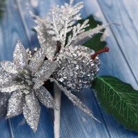Новогодняя ветка декоративная «Зимнее волшебство. Грёзы», пластик, серебряные цветок и листья, 16 см