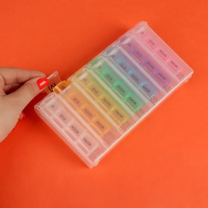 Таблетница - органайзер «Неделька», английские буквы, утро/день/вечер/ночь, 10×20×3 см, 7 контейнеров по 4 секции, разноцветная