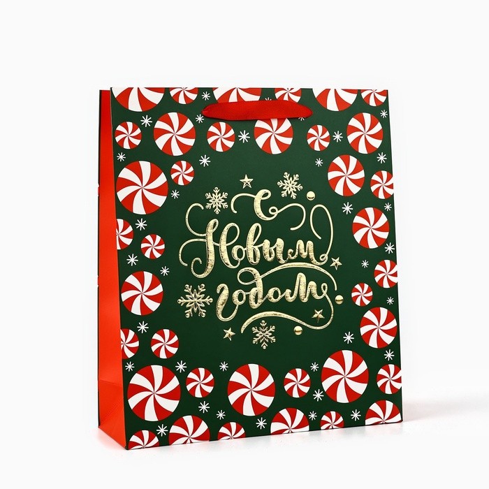 Пакет подарочный новогодний ламинированный «Новогодние чудеса», тиснение, M 30×26×9 см