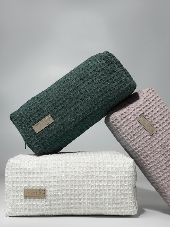 Косметичка женская на молнии TEXTURA, объёмная, большая, мягкая, вафельная текстура, зелёная