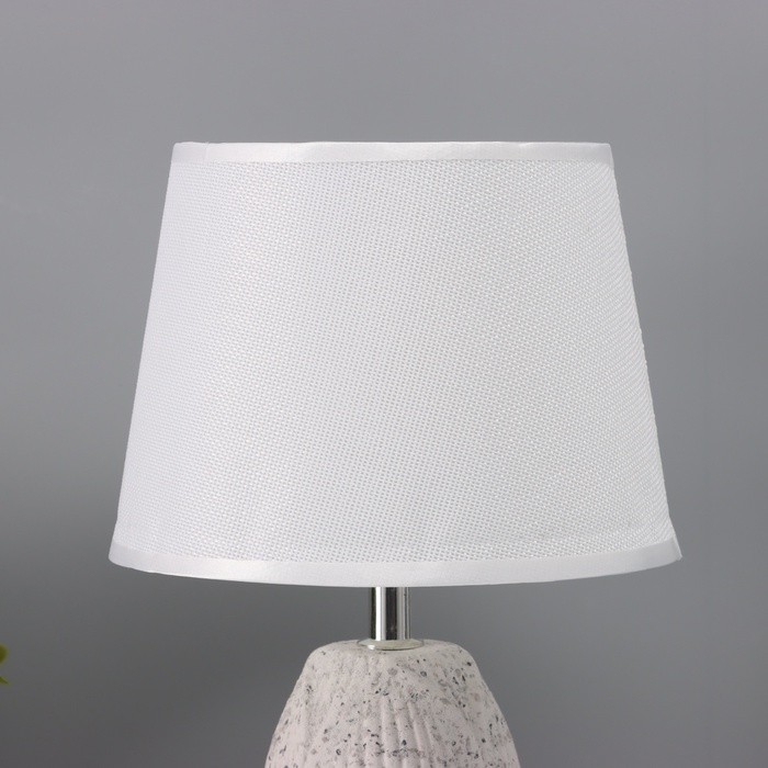 Лампа настольная "Листья" 1х40Вт Е14 белый 20х20х34см