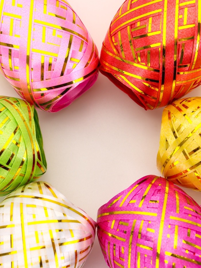 Лента упаковочная для воздушных шаров и подарков, с золотой полосой, ассорти, набор 6 шт., 0.5 см × 10 м