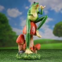 Садовая фигура из полистоуна «Лягушка с бабочкой», 39×14×14 см