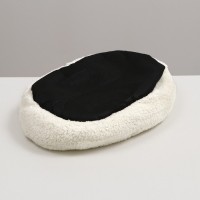 Лежанка для собак и кошек «Уют», 45×35×11 см, мягкий мех, цвет молочный