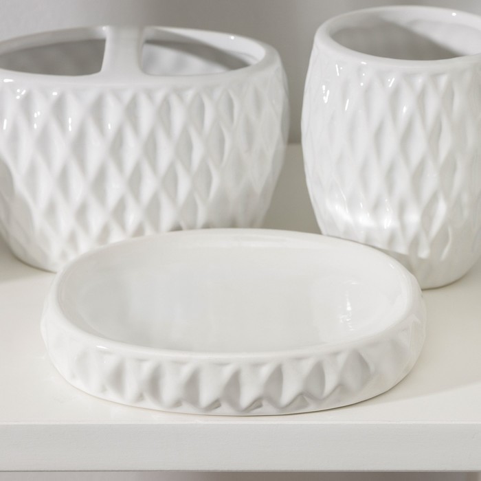 Набор аксессуаров для ванной комнаты «Камелия», 4 предмета (дозатор 450 мл, мыльница, 2 стакана), цвет белый