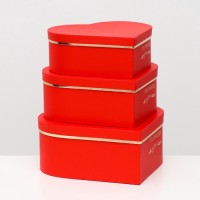 Набор подарочных коробок сердце 3 в 1, красный с тиснением, 28.5×26×11 - 23.5×21×8.5 см