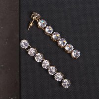 Серьги со стразами «Голливуд» дорожка, белые в золоте