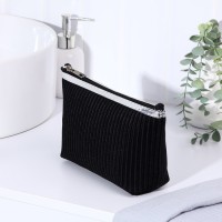 Косметичка на молнии, цвет чёрный