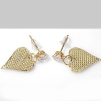 Серьги со стразами «Сердце» изящное, белые в золоте