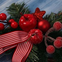 Новогоднее украшение на ёлку «Зимнее волшебство. Снежное яблочко на звезде» на стену, 20х20 см