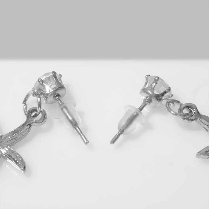 Серьги со стразами «Морская звезда», белые в серебре Серьги со стразами «Морская звезда», белые в серебре