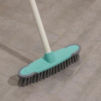 Щётка для подметания пола с силиконовыми отбойниками Доляна, окрашенный металлический черенок, 27×6×126 см, МИКС