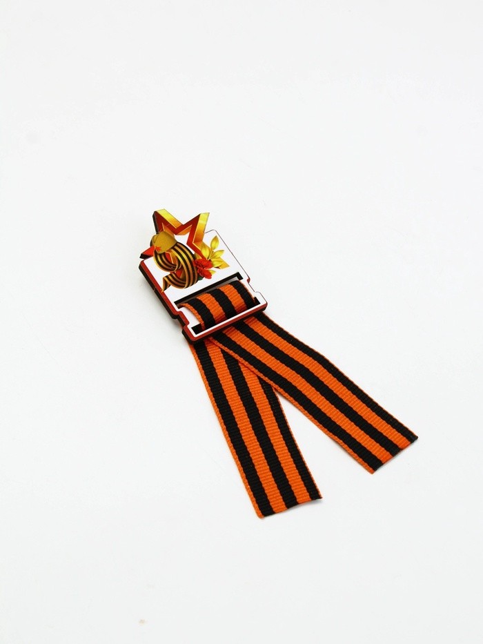 Значок с георгиевской лентой на 9 мая «Звезда»