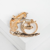 Брошь «Кошка» с аквариумом, серо-красная в золоте