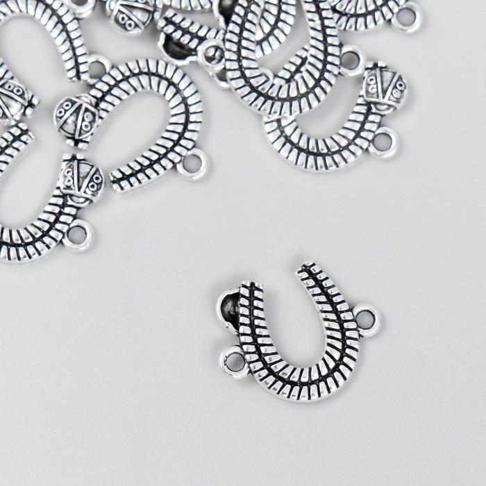 Коннектор для творчества металл 2 ушка "Подкова с божьей коровкой" серебро 1,5х1,2 см