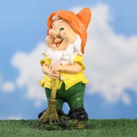 Садовая фигура из полистоуна «Гном с метлой», 30×14×14 см
