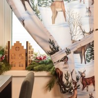 Новогодний комплект штор для кухни с подхватами "Сказочный лес" 145х180см-2 шт., габардин