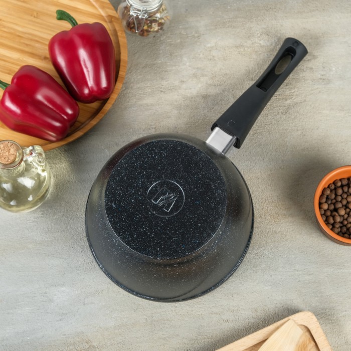 Ковш «Гранит Stаr», 1,7 л, съёмная ручка, стеклянная крышка, антипригарное покрытие, цвет чёрный