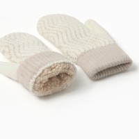 Варежки вязаные женские MINAKU, молочные, размер 24 см