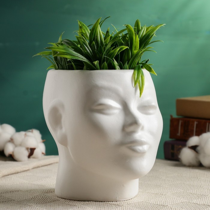 Фигурное кашпо "Голова девушки" белое, 16х14х16см Фигурное кашпо "Голова девушки" белое, 16х14х16см