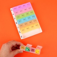 Таблетница - органайзер «Неделька», русские буквы, 18×11.5×2.5 см, утро/день/вечер/ночь, 7 контейнеров по 4 секции, разноцветная