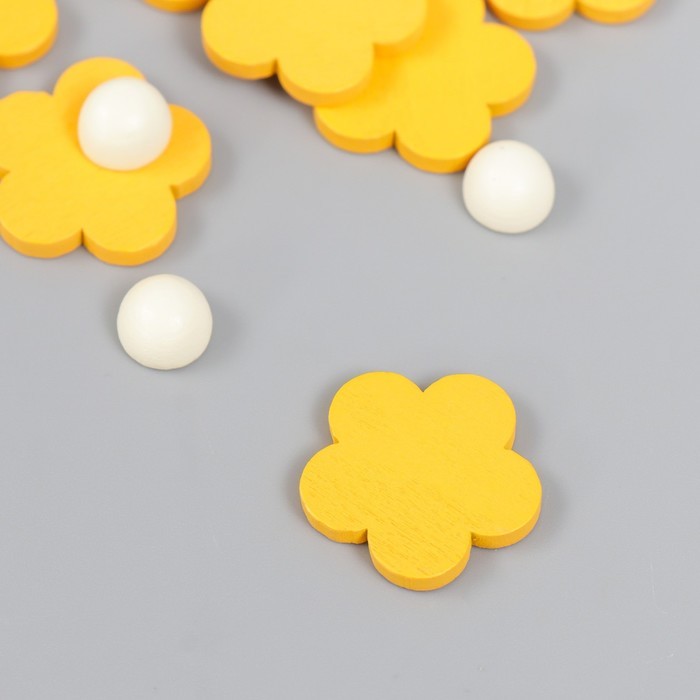 Декор для творчества дерево "Цветочек и сердцевинка" d-2 см, набор 10+10 шт жёлтый