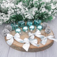 Ёлочные игрушки «Сюрприз», шары новогодние, набор 16 шт. (4 шара, 4 банта, 4 подарка, 4 шишки), серебристый/голубой