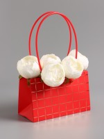 Сумка переноска для цветов, влагостойкая, красная. с тиснением, 22×10.5×13.5±5% см