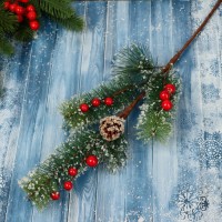 Еловая ветка новогодняя «Зимнее волшебство. Мечты», пластик, морозная ель, 50 см