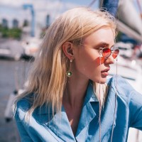 Серьги с эмалью «Ночь» рыбка с ракушкой, цвет красно-зелёный в золоте